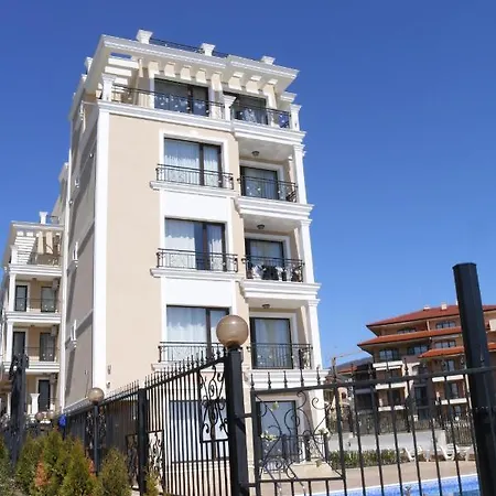 Deluxe In Aparthotel *