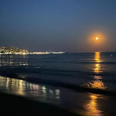 Aparthotel Deluxe In Sveti Vlas