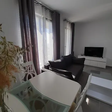 Deluxe In Hotel de apartamente *