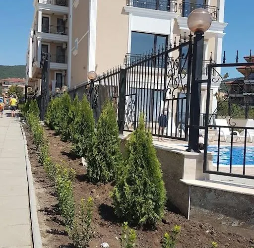 Deluxe In * Светий Влас